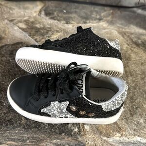 Sparkle Kids Tennis Shoes - size 9.5 toddler